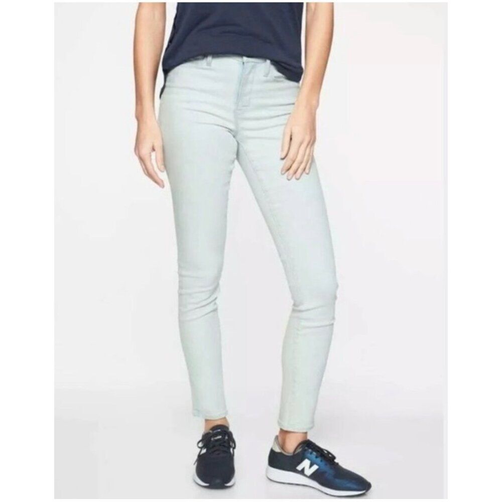 Athleta Sculpt Skinny Cropped‎ Jeans Glacier Wash Size 4